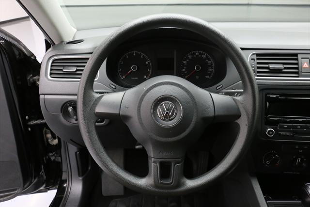 2014 Volkswagen Jetta (Black/Black)