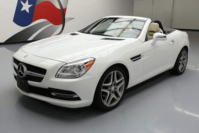 2015 Mercedes-Benz SLK-Class (White/Tan)