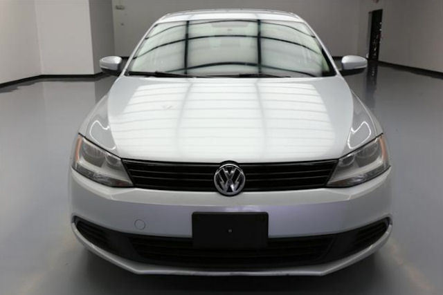 2011 Volkswagen Jetta (Silver/Black)