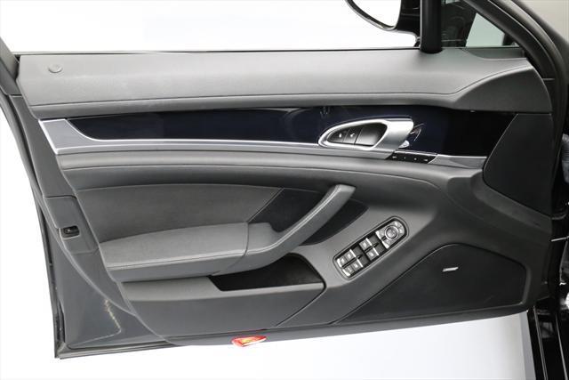 2014 Porsche Panamera (Black/Black)
