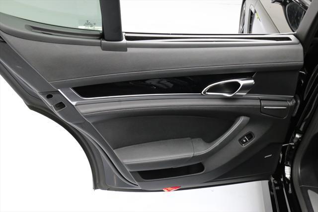 2014 Porsche Panamera (Black/Black)