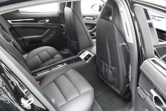 2014 Porsche Panamera (Black/Black)