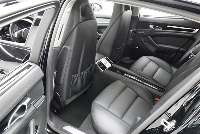 2014 Porsche Panamera (Black/Black)