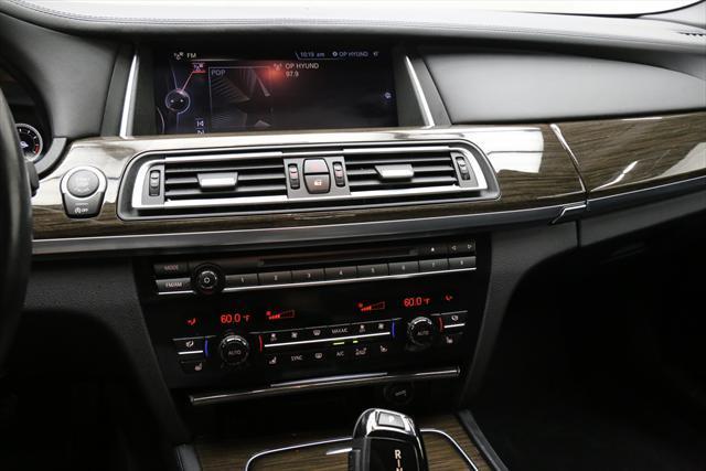 2015 BMW 7-Series (Black/Black)