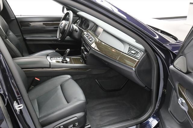 2015 BMW 7-Series (Black/Black)