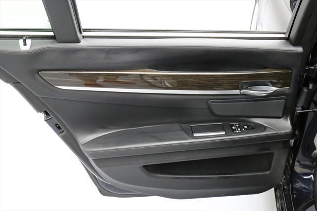 2015 BMW 7-Series (Black/Black)