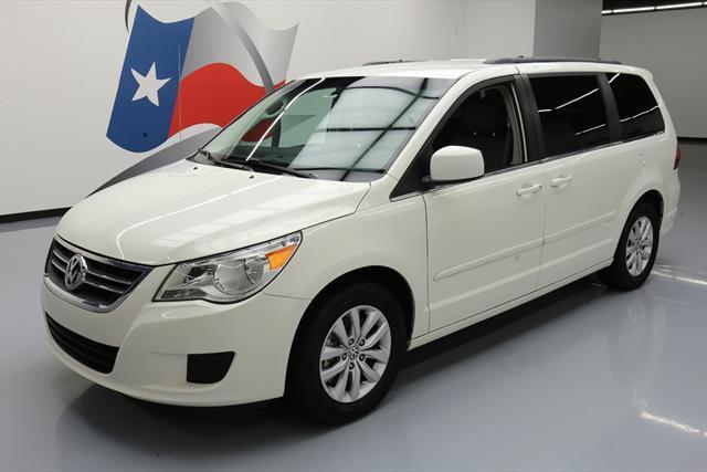 2012 Volkswagen Routan (White/Gray)