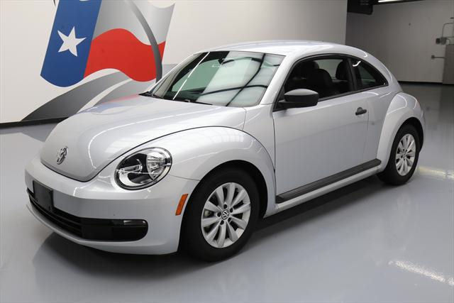 2016 Volkswagen Beetle-New (Silver/Black)