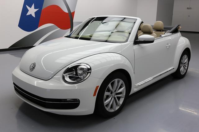 2015 Volkswagen Beetle-New (White/Tan)