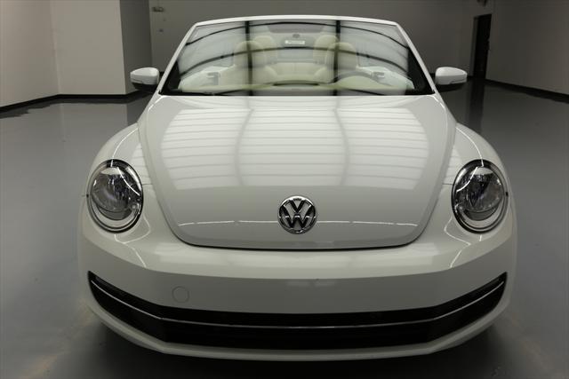2015 Volkswagen Beetle-New (White/Tan)