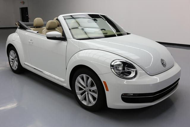 2015 Volkswagen Beetle-New (White/Tan)