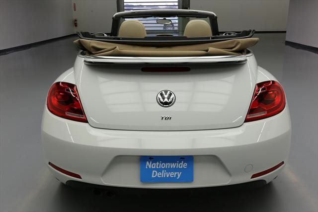 2015 Volkswagen Beetle-New (White/Tan)
