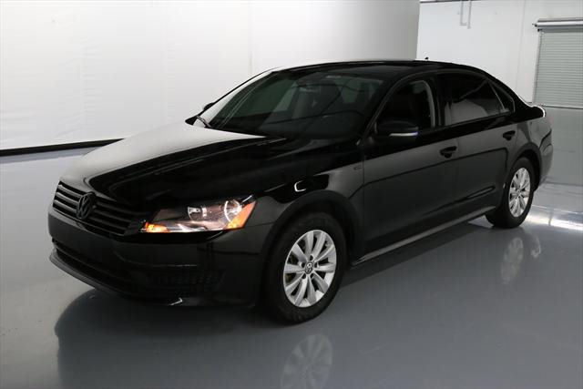 2015 Volkswagen Passat (Black/Black)
