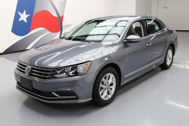 2016 Volkswagen Passat (Gray/Gray)