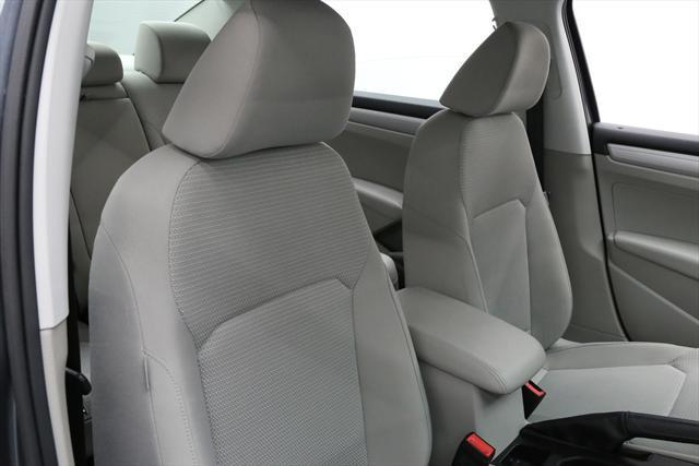 2016 Volkswagen Passat (Gray/Gray)
