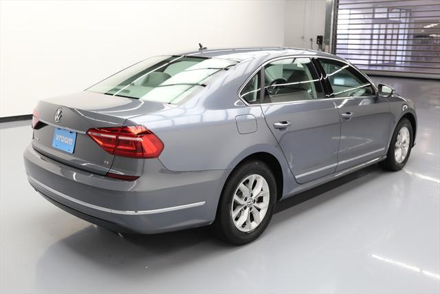 2016 Volkswagen Passat (Gray/Gray)