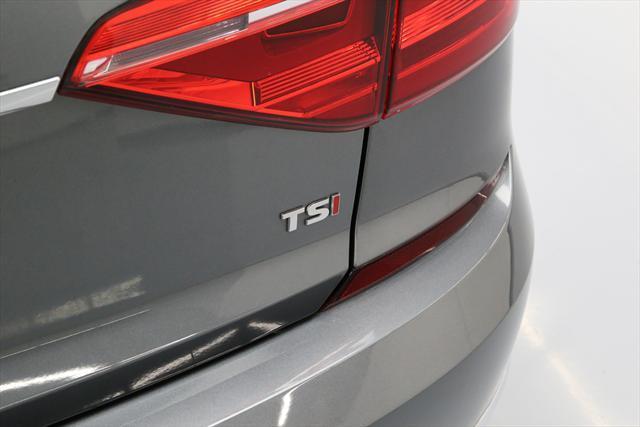 2016 Volkswagen Passat (Gray/Gray)