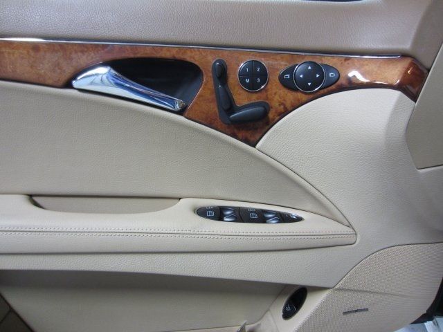 2009 Mercedes-Benz E-Class (White/Cashmere)