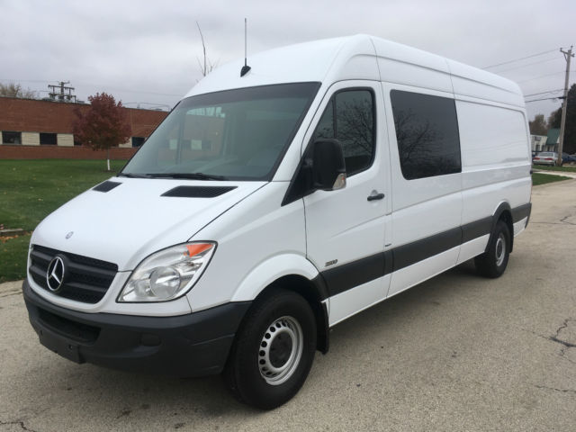 2011 Mercedes-Benz Sprinter (WHITE/Black)