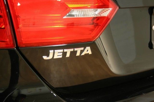 2014 Volkswagen Jetta S Sedan (Black/Black)