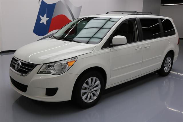 2012 Volkswagen Routan (White/Gray)