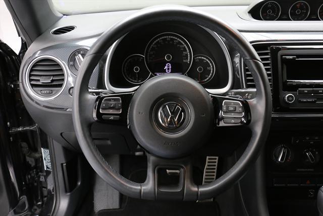 2014 Volkswagen Beetle-New (Black/Black)