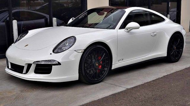 2015 Porsche 911 (White/Black)