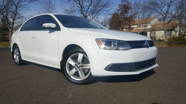 2014 Volkswagen Jetta (White/Black)