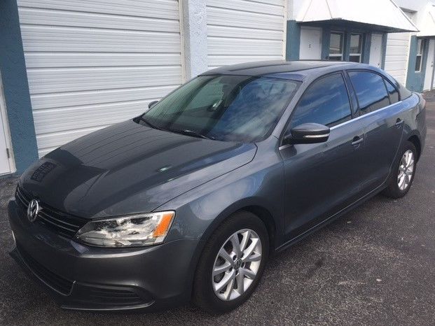 2014 Volkswagen Jetta (Gray/Black)