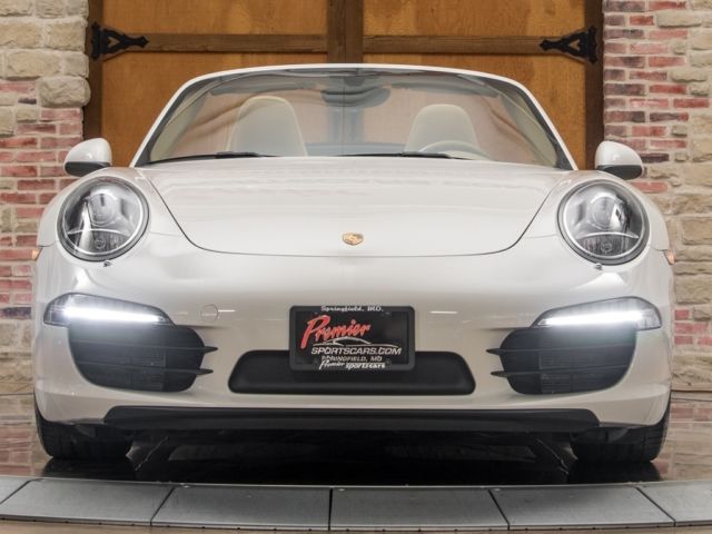 2012 Porsche 911 (White/Sand Beige)