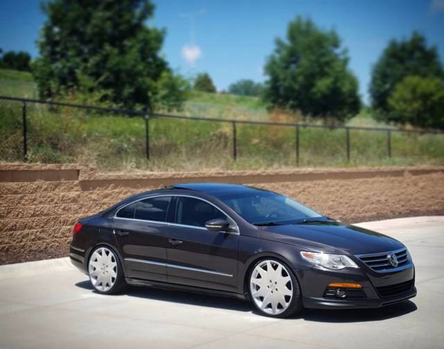 2009 Volkswagen CC (White/Black)