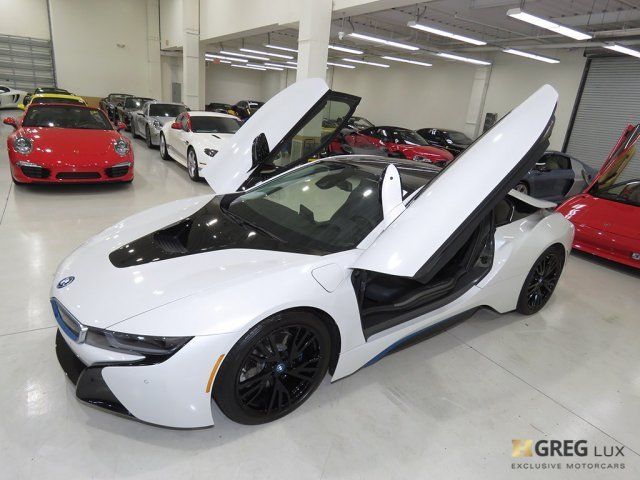 2016 BMW i8 (Blue/Giga Amido w/Full Perforated Leather Upholstery)