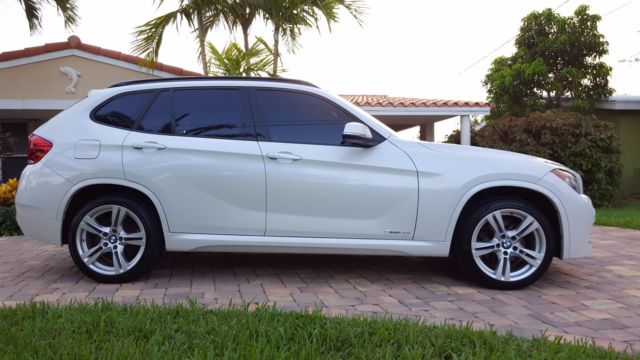 2013 BMW X1 (White/Black)