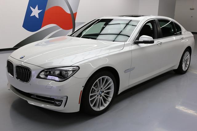 2015 BMW 7-Series (White/Black)