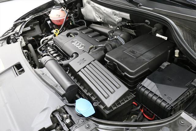 2015 Audi Q3 (Black/Black)