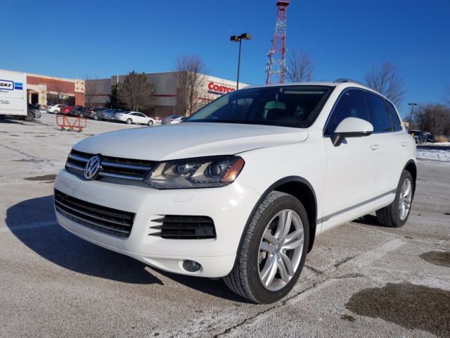 2012 Volkswagen Touareg (Silver/WHITE)