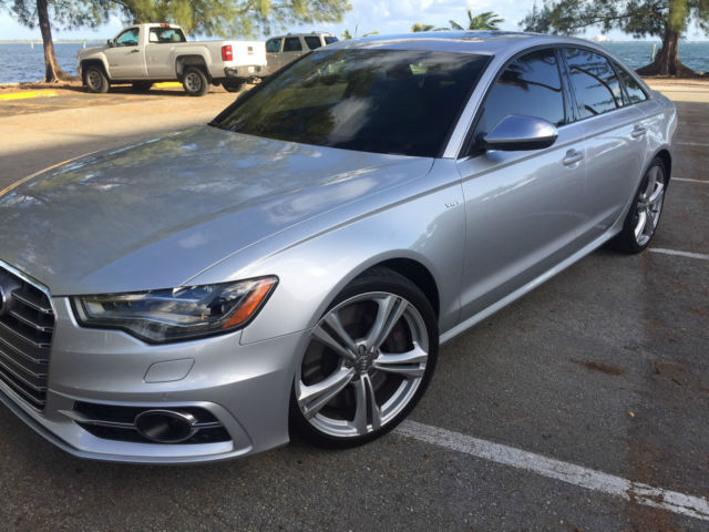 2013 Audi S6 (Gray/White)