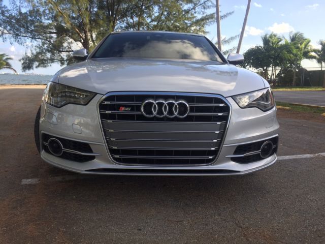 2013 Audi S6 (Gray/White)