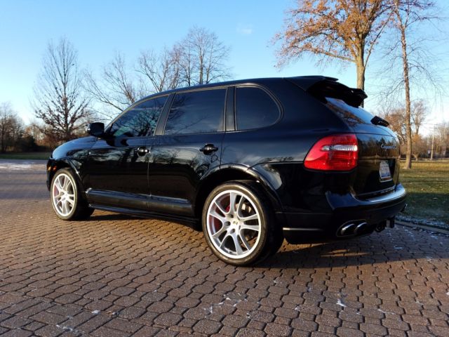 2010 Porsche Cayenne (Black/Black)