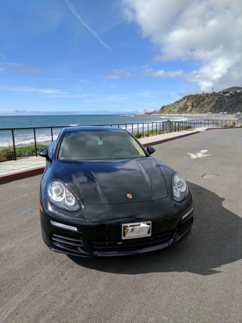 2015 Porsche Panamera (Black/Gold)