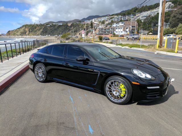 2015 Porsche Panamera (Black/Gold)