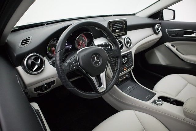 2015 Mercedes-Benz GLA (Black/Ash)