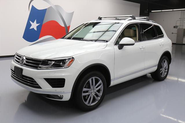 2016 Volkswagen Touareg (White/Tan)