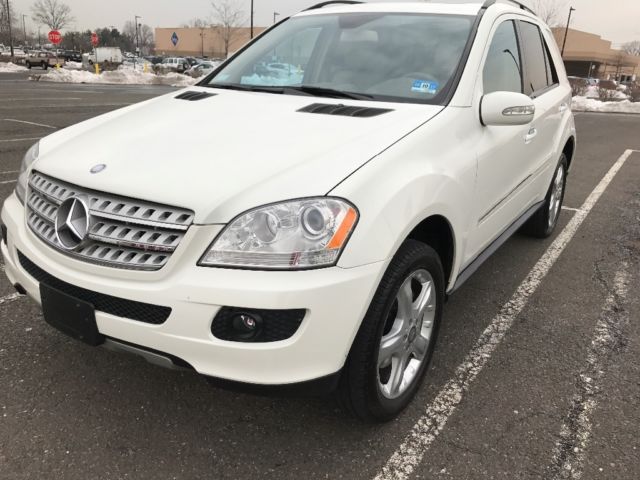 2008 Mercedes-Benz M-Class (Arctic White/Tan)