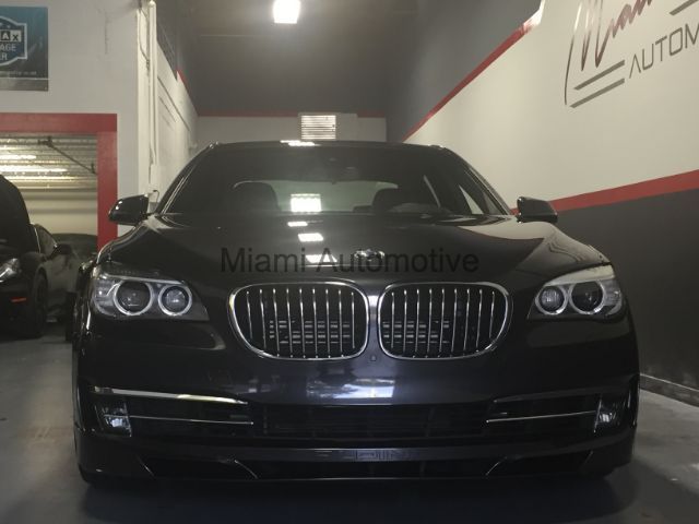 2013 BMW 7-Series (Gray/Black)