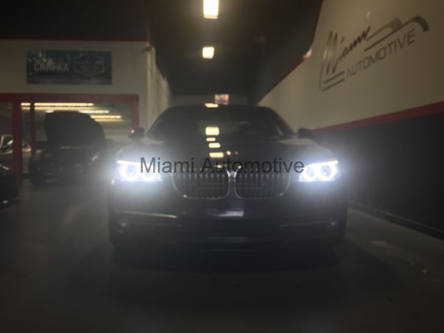 2013 BMW 7-Series (Gray/Black)