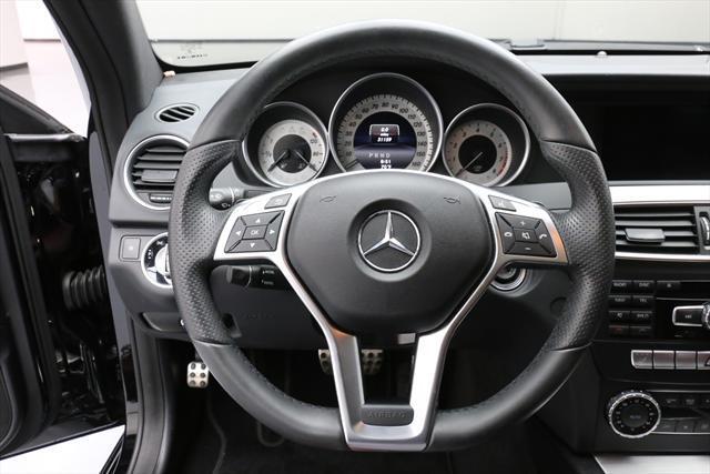 2015 Mercedes-Benz C-Class (Black/Red)