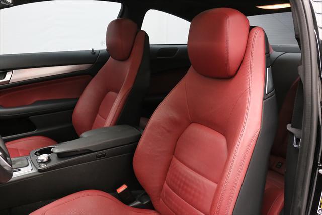 2015 Mercedes-Benz C-Class (Black/Red)