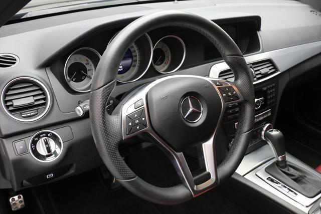 2015 Mercedes-Benz C-Class (Black/Red)