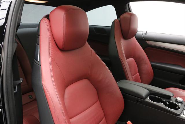 2015 Mercedes-Benz C-Class (Black/Red)